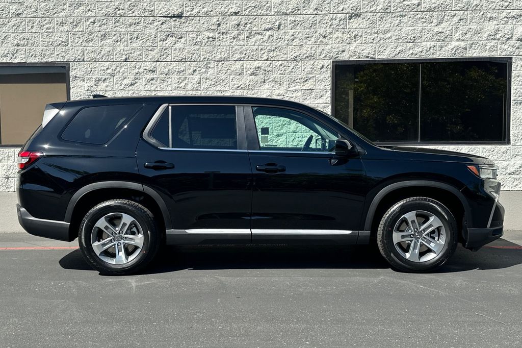 2025 Honda Pilot EX-L photo 3