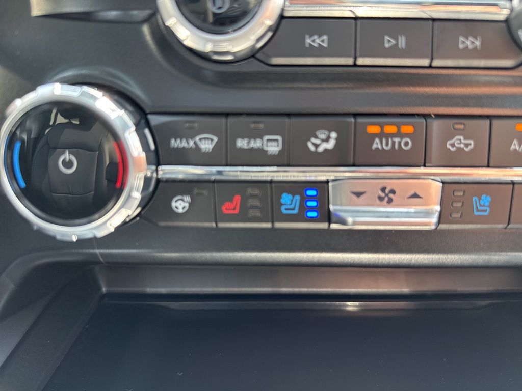 2025 Ford F-350 Lariat photo 31