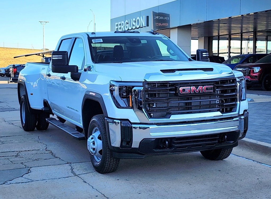 2026 GMC Sierra 3500HD Pro's photo