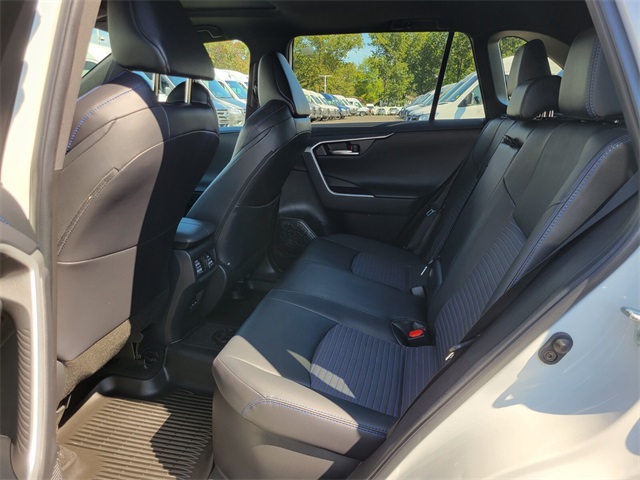 2022 Toyota RAV4 Hybrid XSE photo 17