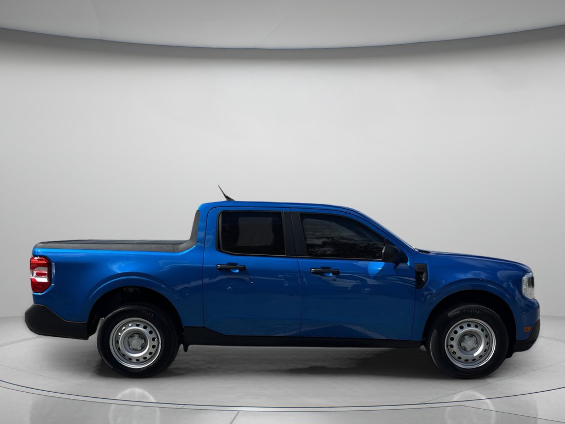 2022 Ford Maverick XL photo 2