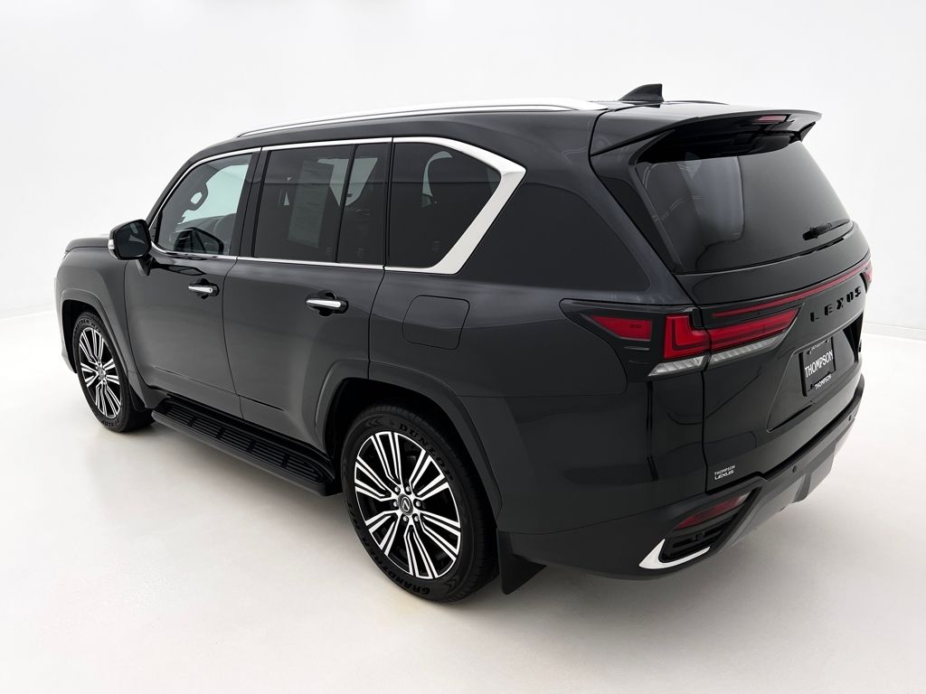 2025 Lexus LX 600 Luxury photo 9