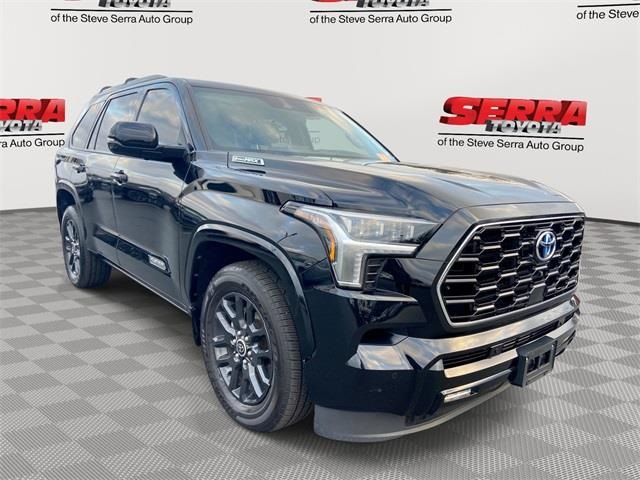 2023 Toyota Sequoia Platinum's photo