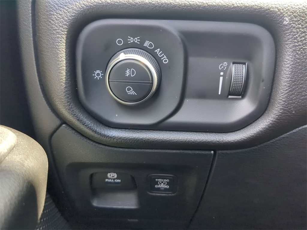 2026 Ram 1500 Warlock photo 16