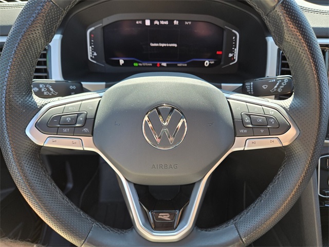 2022 Volkswagen Atlas Cross Sport V6 SEL R-Line photo 22