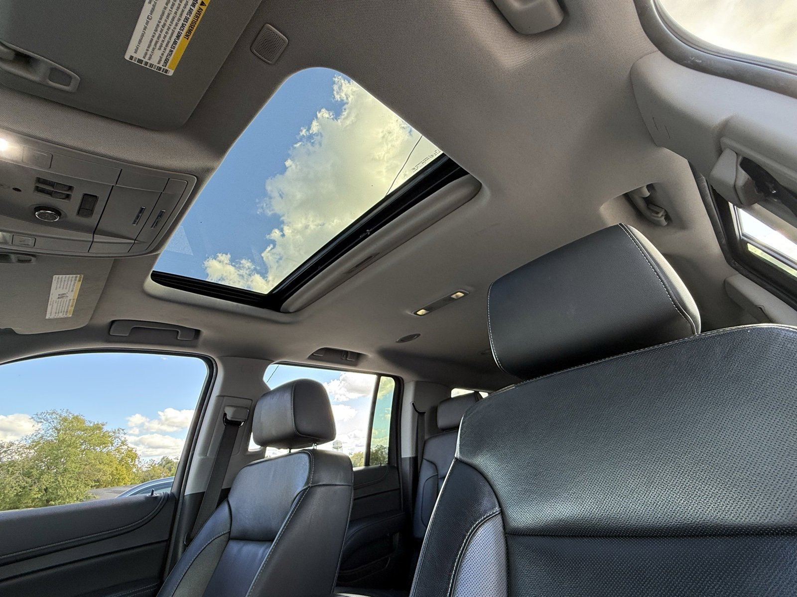 2019 Gmc Yukon XL SLT photo 3