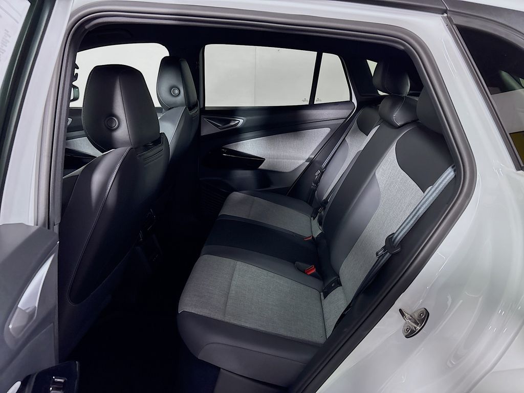 2024 Volkswagen ID.4 Standard photo 19