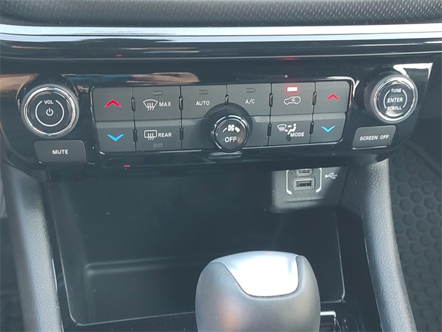2025 Jeep Compass North Edition Latitude photo 17