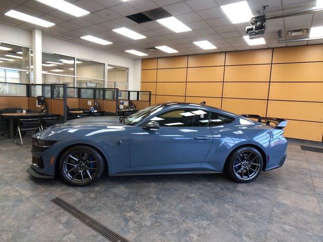 2024 Ford Mustang Dark Horse photo 4