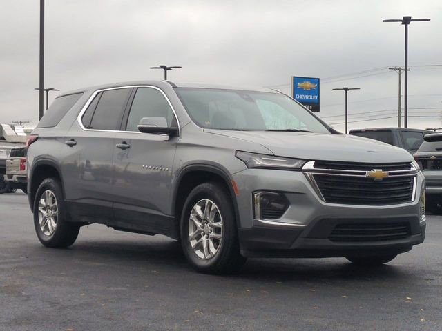 2023 Chevrolet Traverse LS photo 2