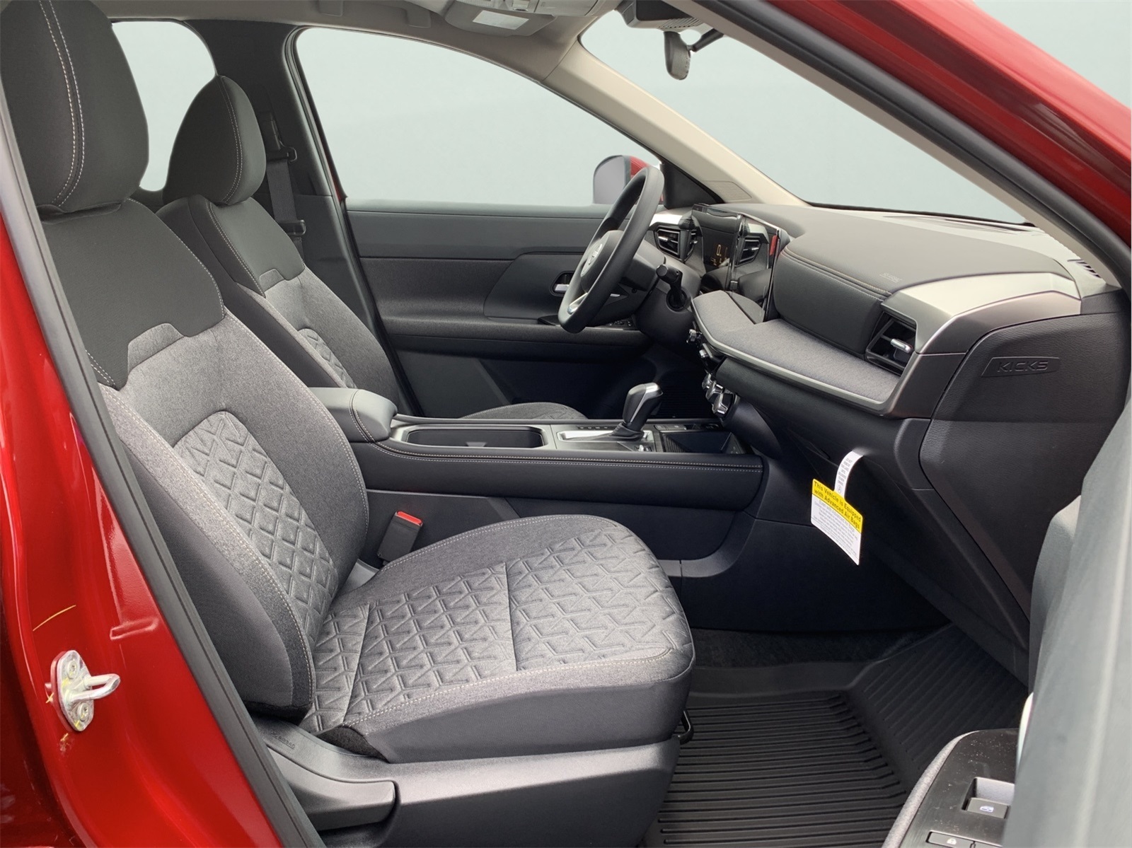 2025 Nissan Kicks SV photo 24