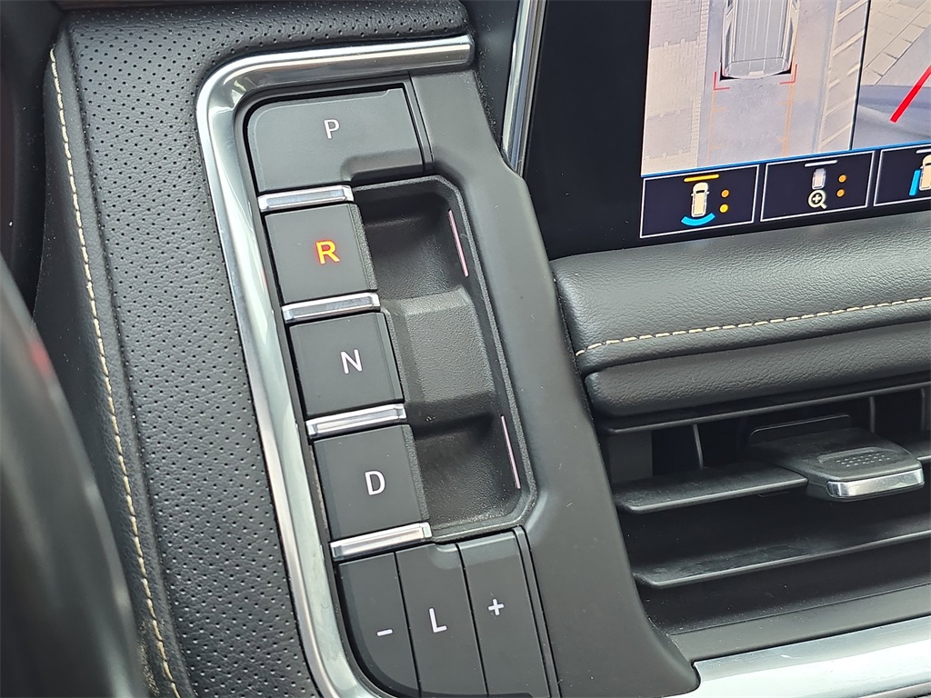 2021 Chevrolet Suburban Premier photo 33