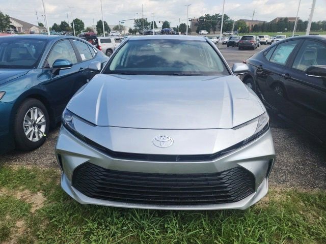 2025 Toyota Camry LE photo 2