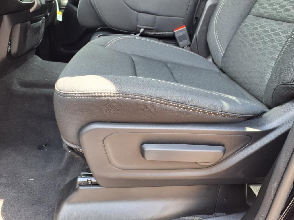 2025 Ram 1500 Tradesman photo 6