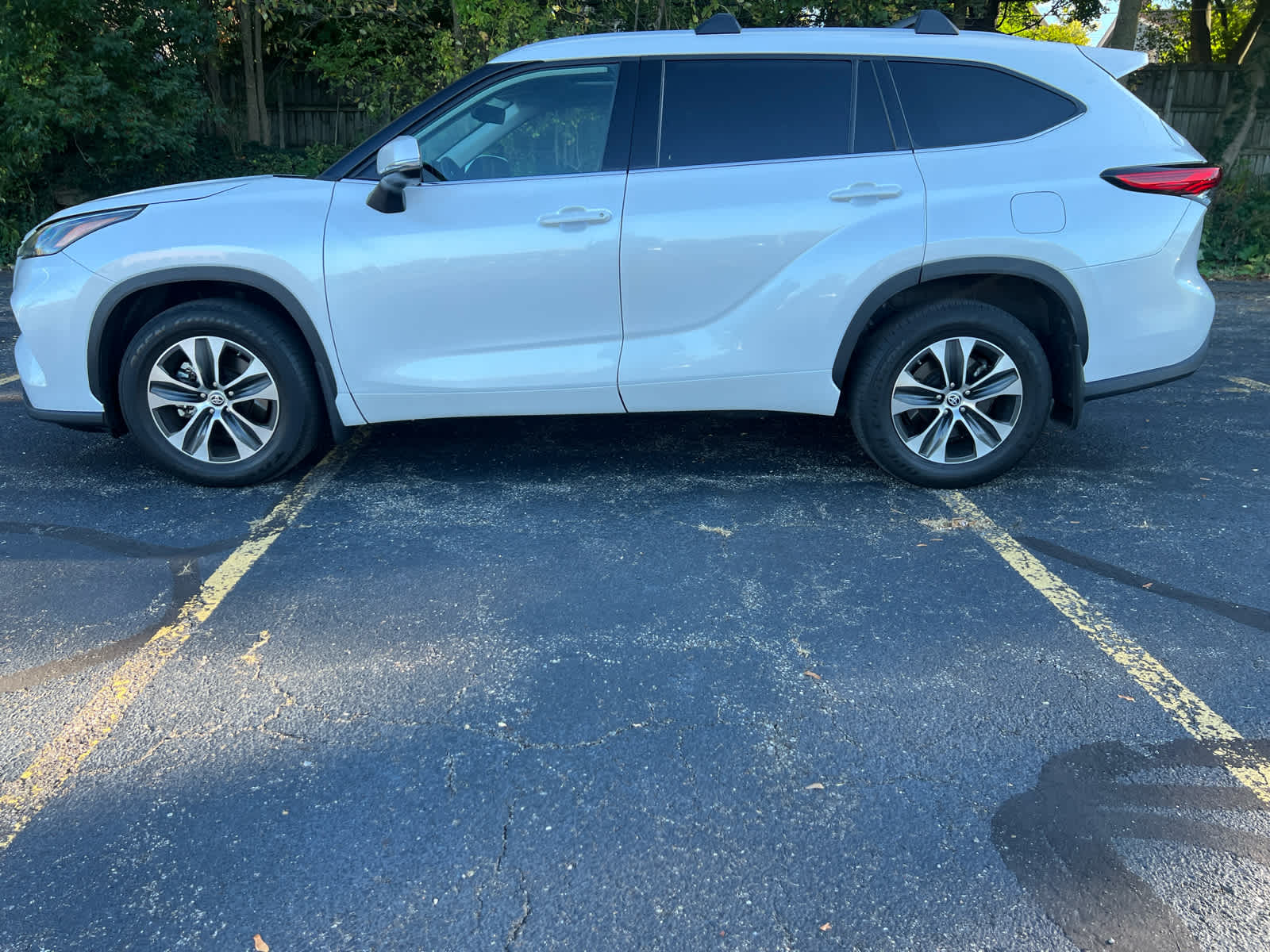 2022 Toyota Highlander XLE photo 4