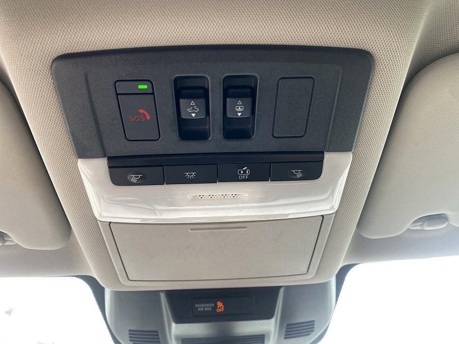 2022 Nissan Rogue SL photo 13