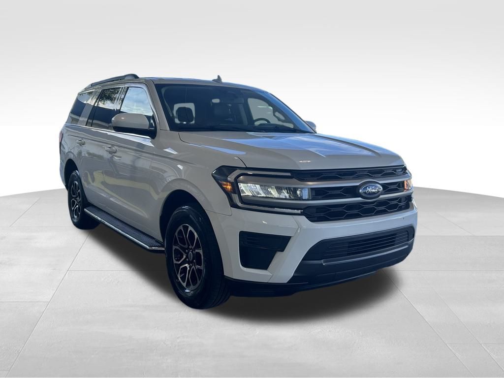 2022 Ford Expedition XLT photo 2
