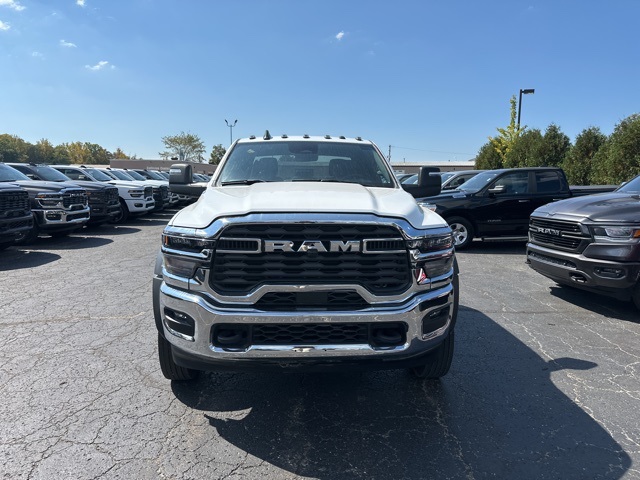 2025 Ram 5500 photo 3
