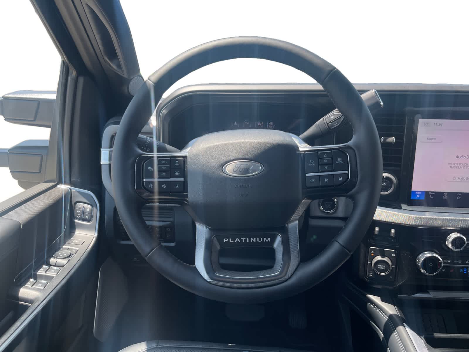 2025 Ford F-350 Platinum photo 14