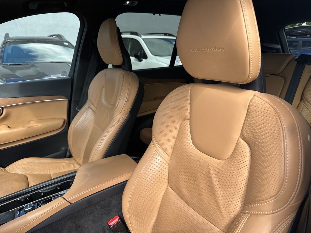 2017 Volvo XC90 T6 Inscription photo 9