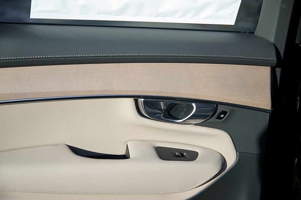 2026 VOLVO XC90 - Image 17