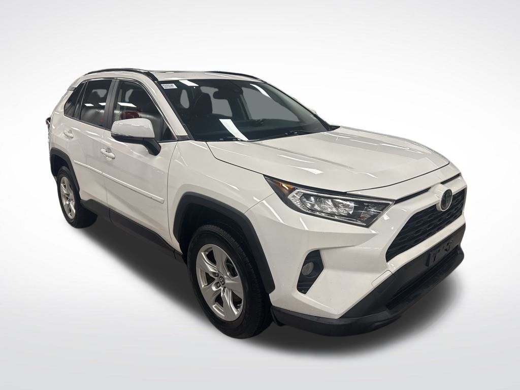 2019 Toyota RAV4 XLE photo 2