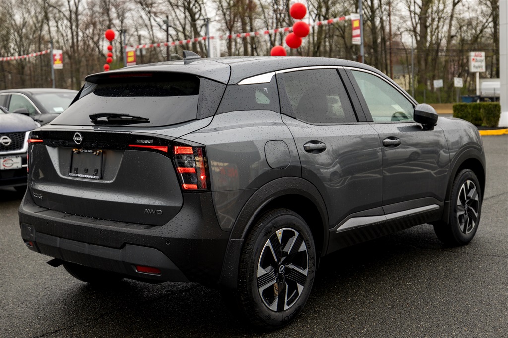 2025 Nissan Kicks SV photo 5