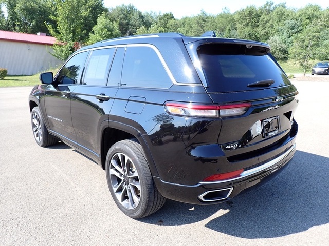 2022 Jeep Grand Cherokee Overland photo 3