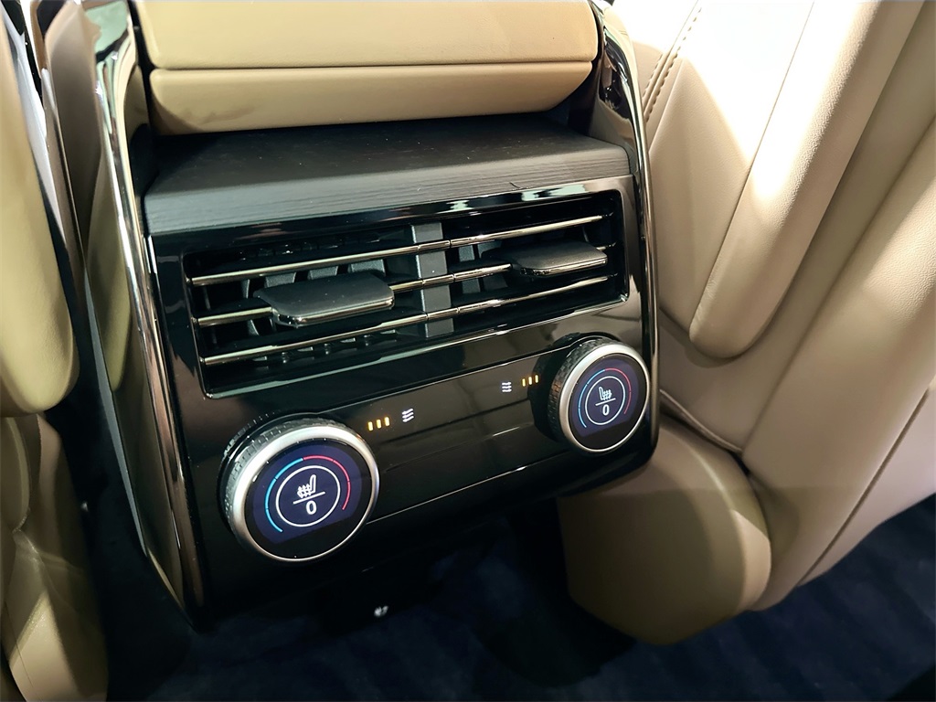 2025 Land Rover Range Rover Sport SE photo 19