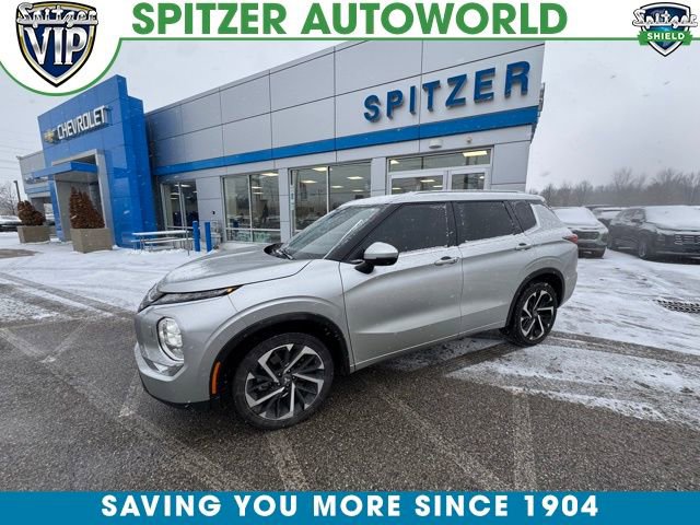 2023 Mitsubishi Outlander SEL's photo