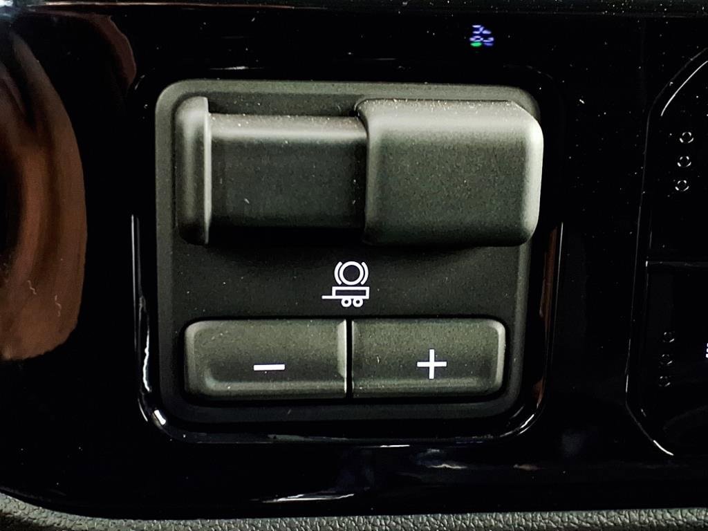 2025 Chevrolet Silverado 2500HD LT photo 12