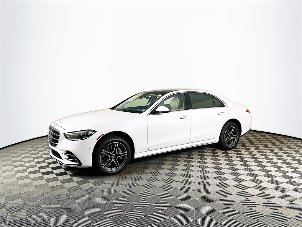 2026 Mercedes Benz S 580 4MATIC photo 3