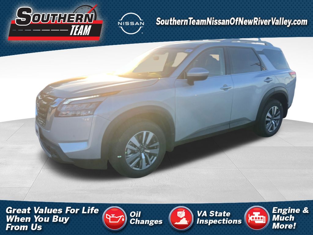 2025 Nissan Pathfinder SL's photo