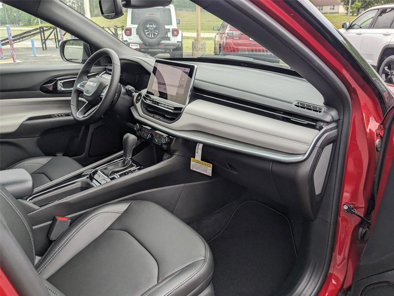 2025 Jeep Compass Limited photo 18