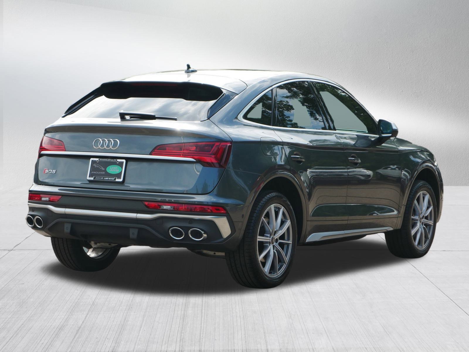 2022 Audi SQ5 Prestige photo 3