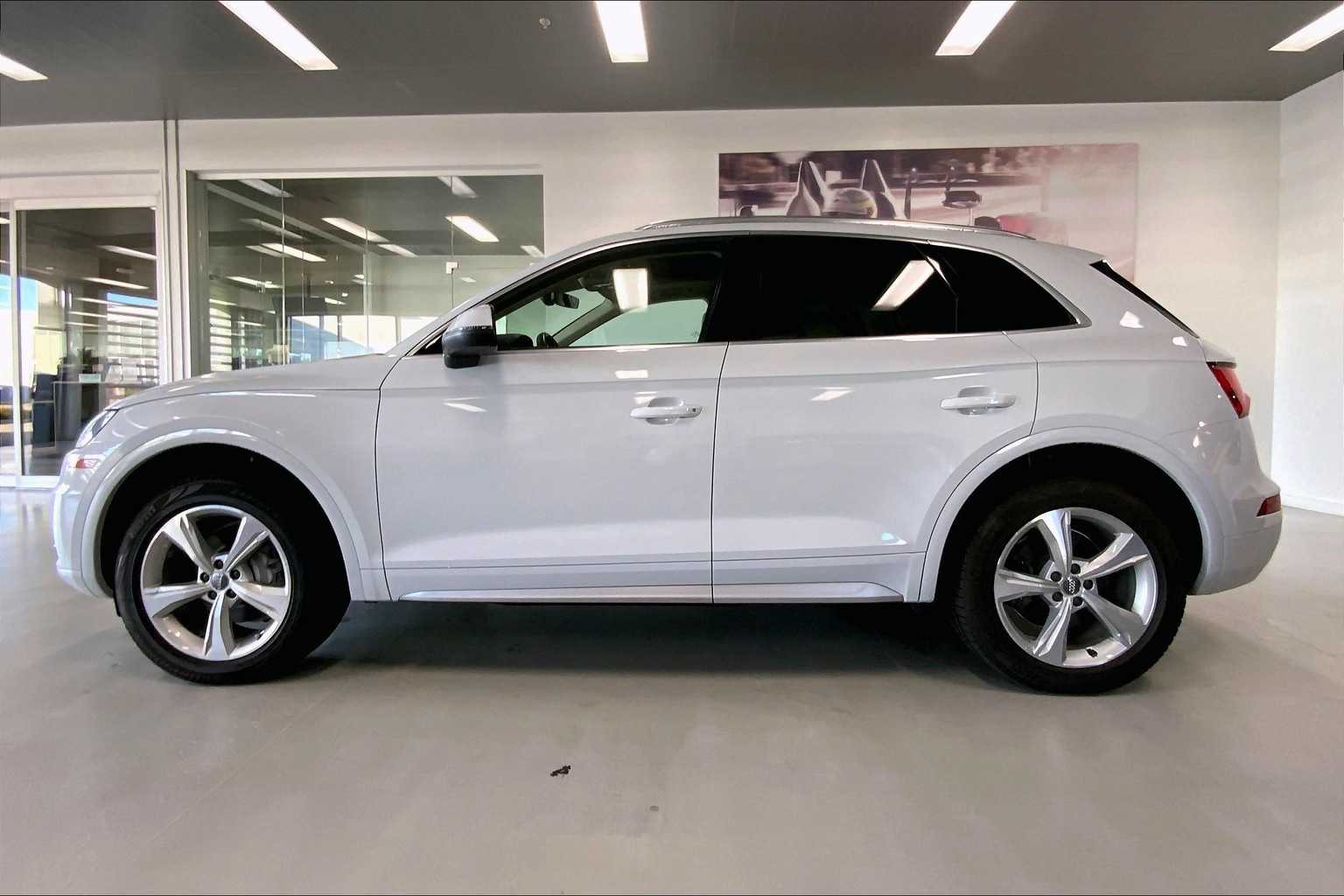 2020 Audi Q5 45 Premium Plus photo 3