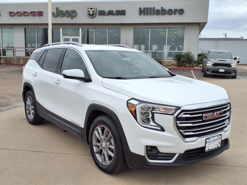 2024 GMC Terrain SLT's photo