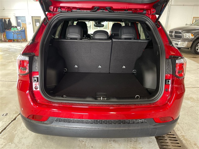 2025 Jeep Compass Latitude photo 19