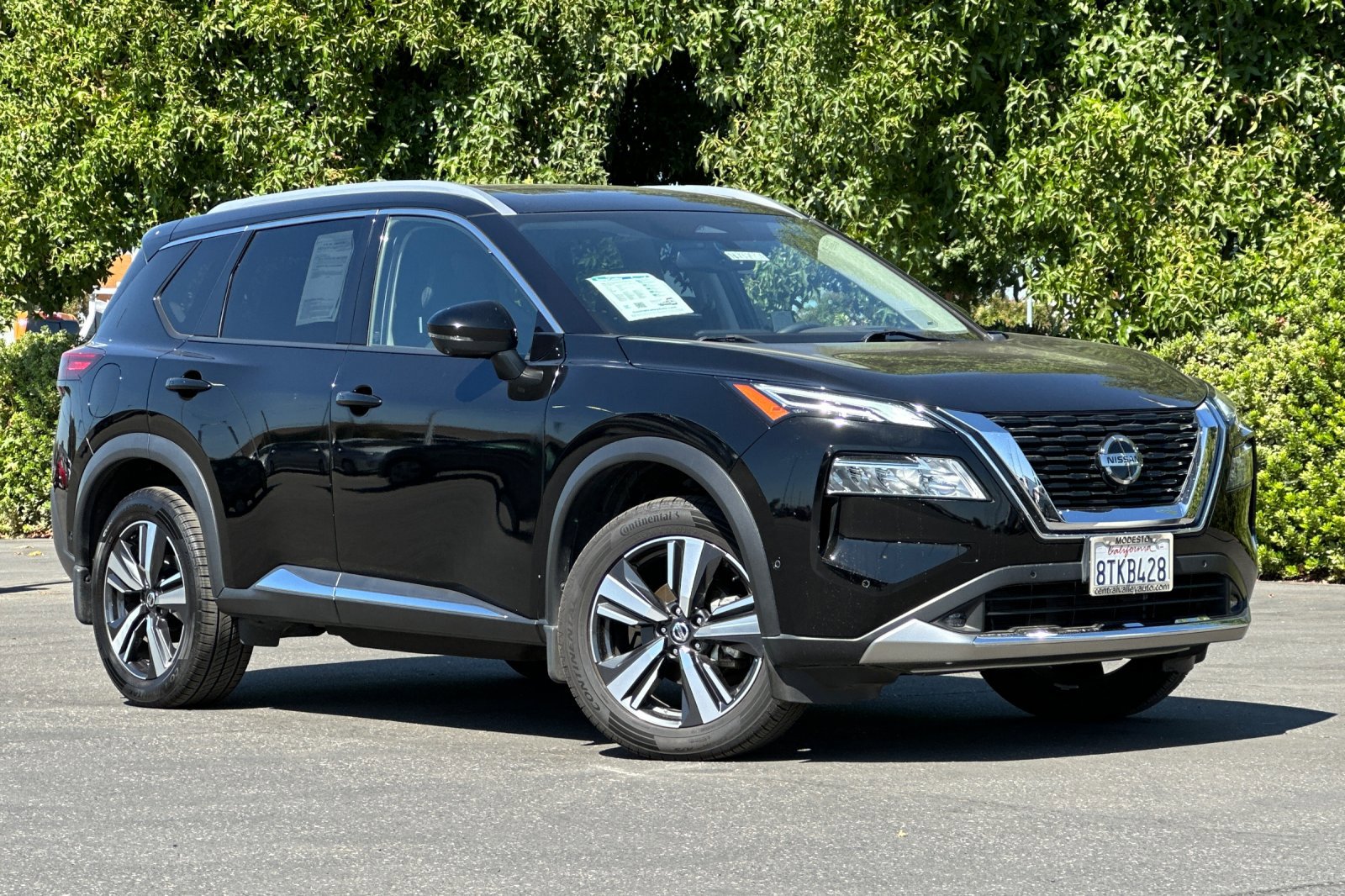 2021 Nissan Rogue Platinum photo 2