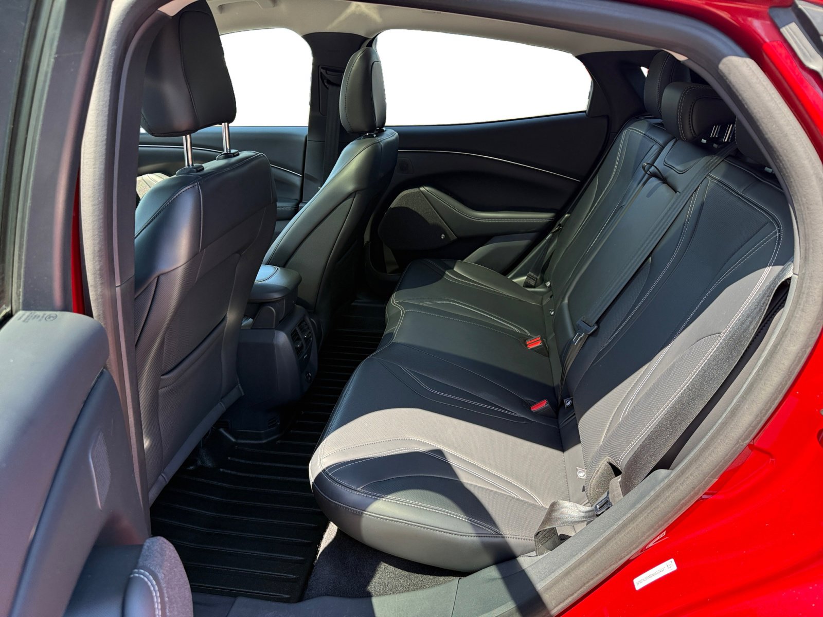 2022 Ford Mustang Mach-E Premium photo 16