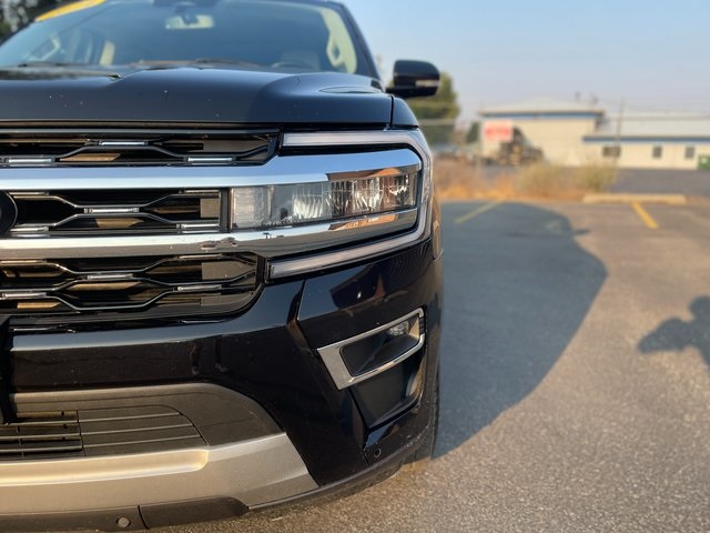 2024 Ford Expedition MAX Limited photo 3