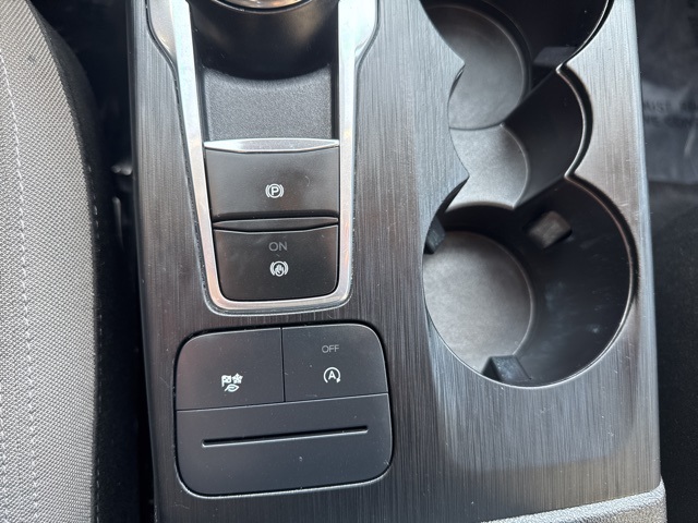 2022 Ford Escape S photo 12