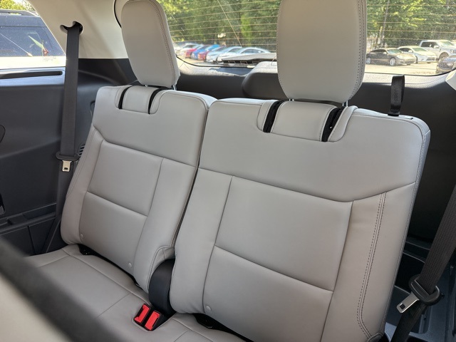 2025 Ford Explorer photo 23