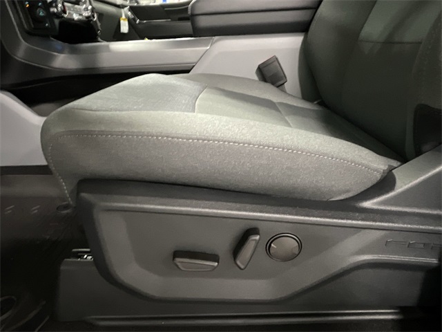 2025 Ford F-150 XLT photo 17