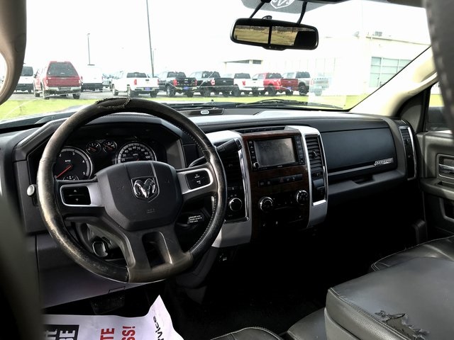 2010 Ram 3500 Laramie photo 4