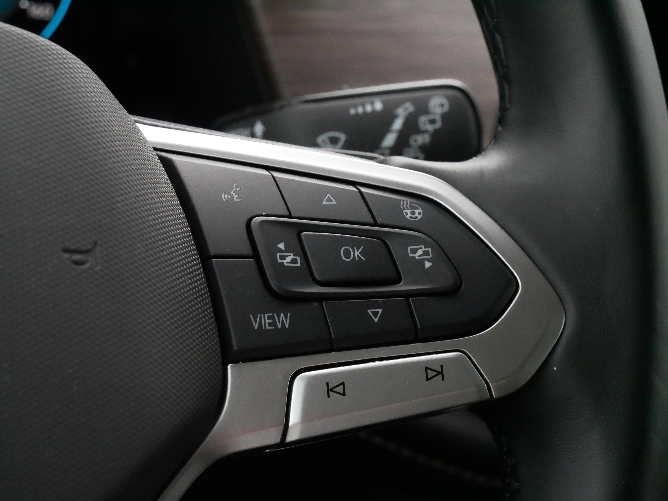2024 Volkswagen Atlas SEL Premium R-Line photo 23