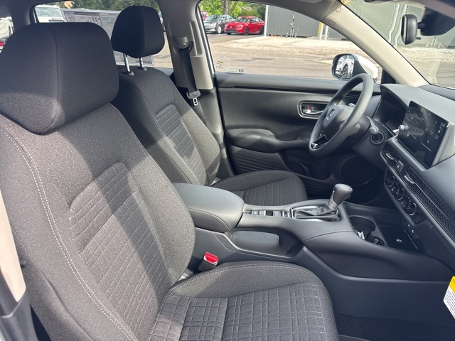 2026 Honda HR-V LX photo 14
