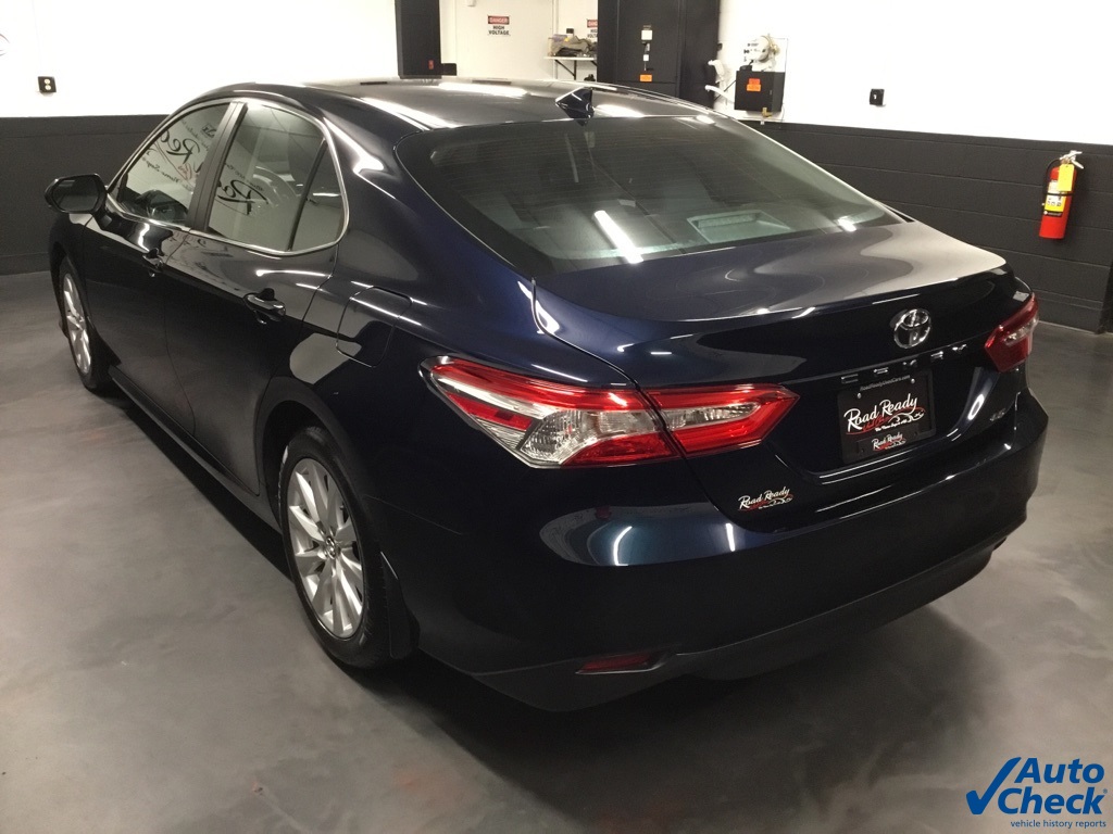 2020 Toyota Camry LE photo 6