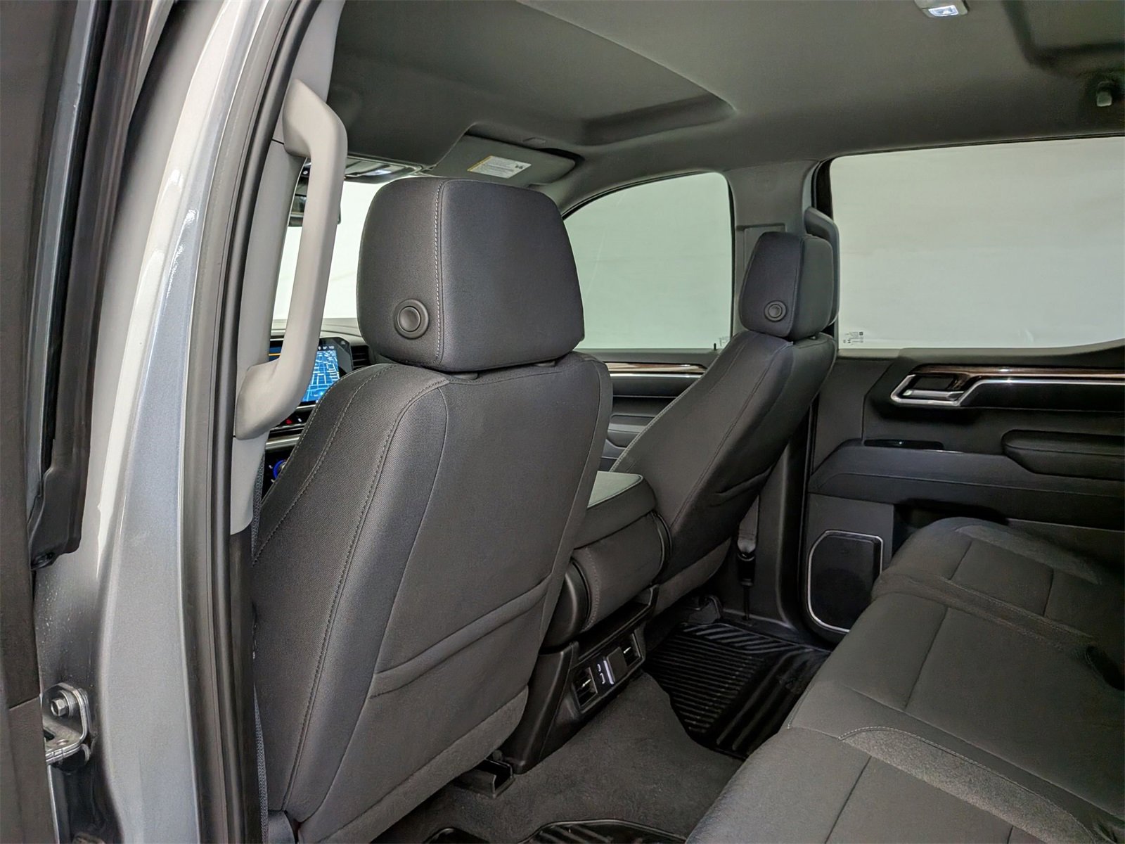2025 Chevrolet Silverado 1500 LT photo 17