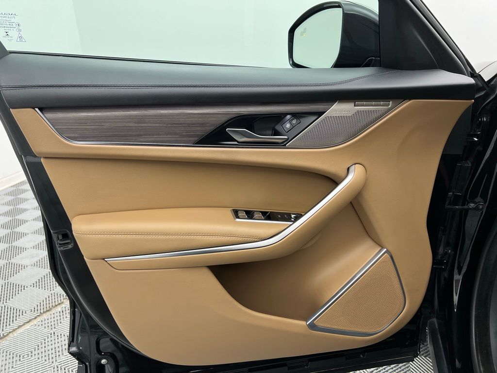 2022 Jaguar F-PACE P250 S photo 42